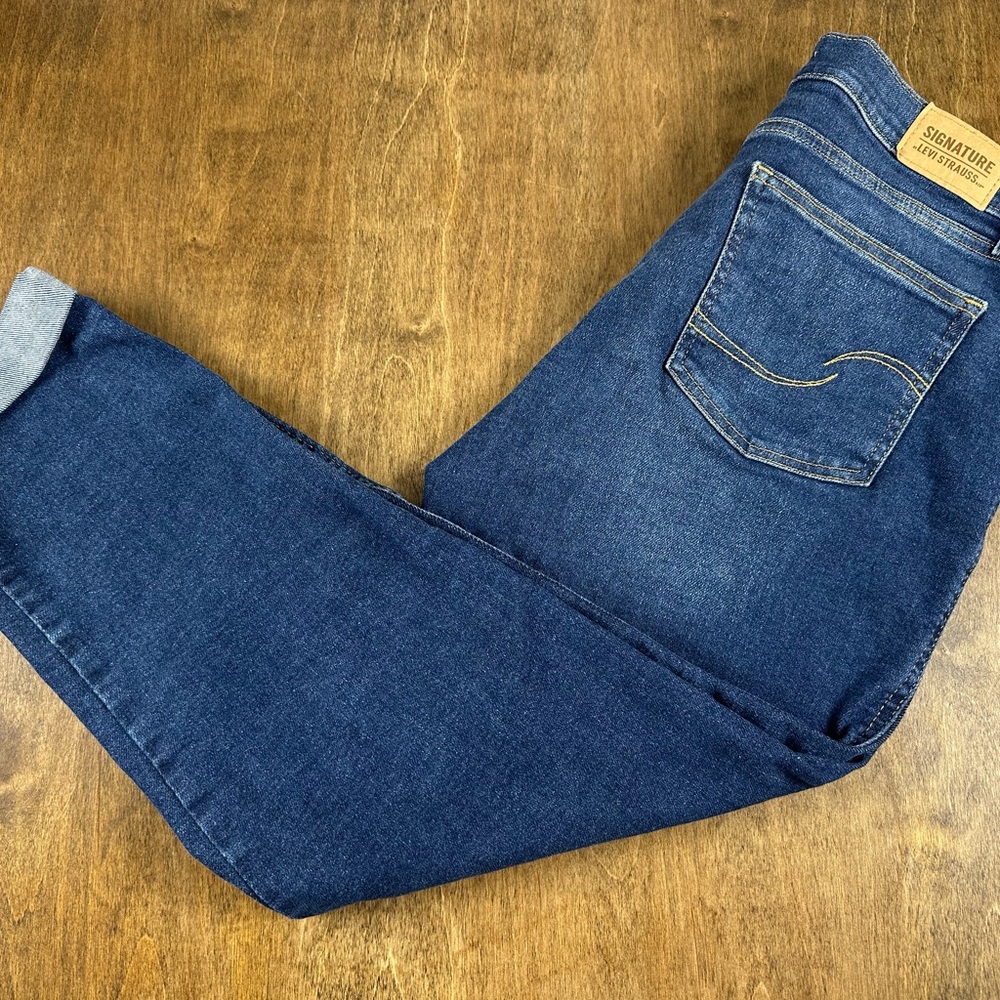 Levi’s Signature Heritage Boyfriend Jeans Dark Wash Cuffed Denim  Size 6